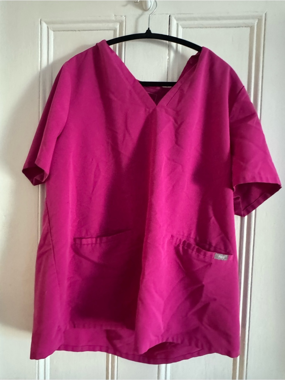 Figs Women's V‑Neck A-Raspberry Sorbet